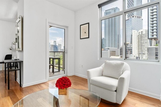 54 Rainey St in Austin, TX - Building Photo - Building Photo