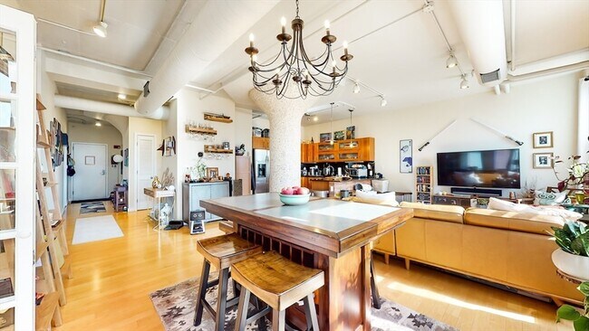 210 South St, Unit 52 in Boston, MA - Building Photo - Building Photo