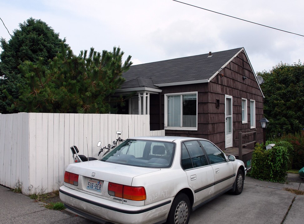 832 W Nickerson St in Seattle, WA - Foto de edificio