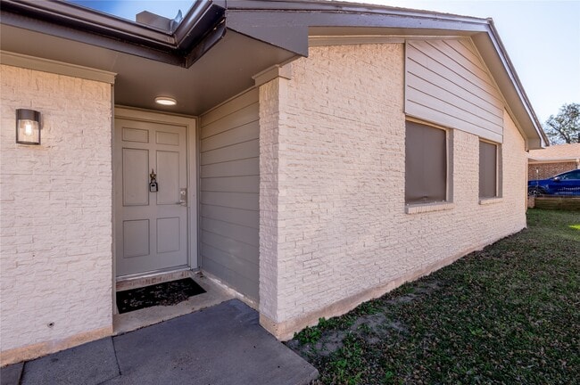 property at 1805 Ave Q