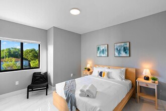 1540 NW 46th St in Miami, FL - Building Photo - Building Photo