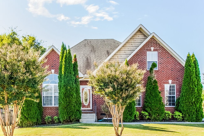 property at 2641 Westhaven Dr