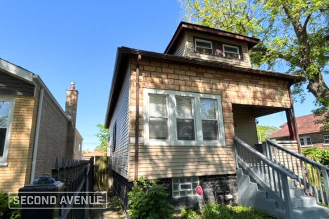 property at 7232 S Winchester Ave