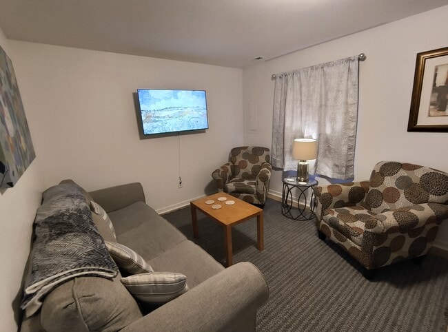 3518 E Richmond Rd, Unit 3518-13 in Richmond, VA - Foto de edificio - Building Photo