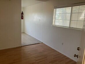 8405 Trumbull Ave SE, Unit D in Albuquerque, NM - Building Photo - Building Photo