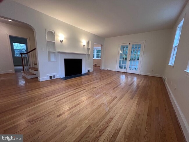 property at 2373 N Quincy St