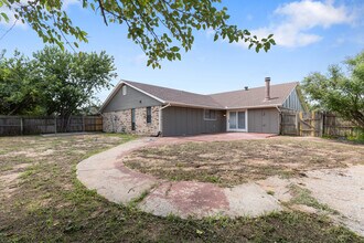 8216 NW 112th St in Oklahoma City, OK - Building Photo - Building Photo