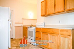 64 N Pleasant St, Unit 3 in Middlebury, VT - Building Photo