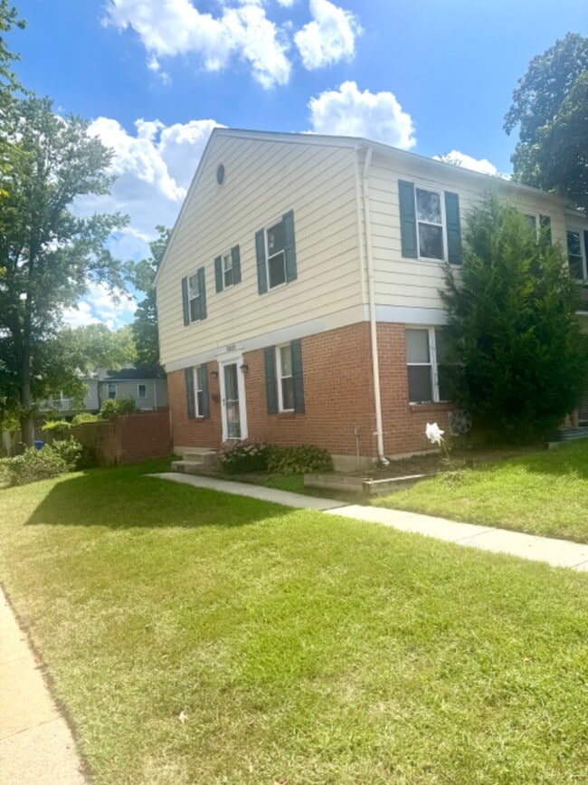property at 5035 Berwyn Rd