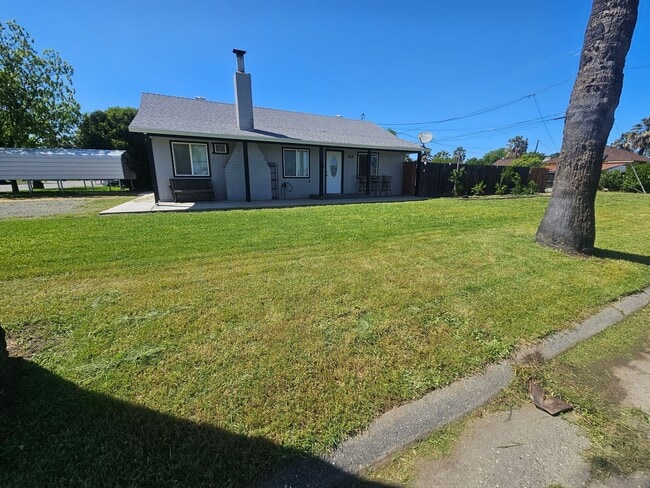 800 Butte St in Corning, CA - Building Photo - Building Photo