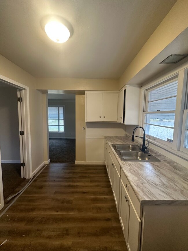 14910 Harvard Ave in Cleveland, OH - Building Photo - Building Photo