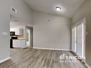 14202 Clear Forest Dr in Sugar Land, TX - Building Photo - Building Photo