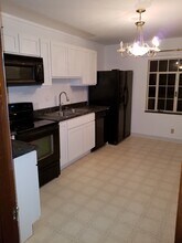 1712 Shafor Blvd in Oakwood, OH - Foto de edificio - Building Photo