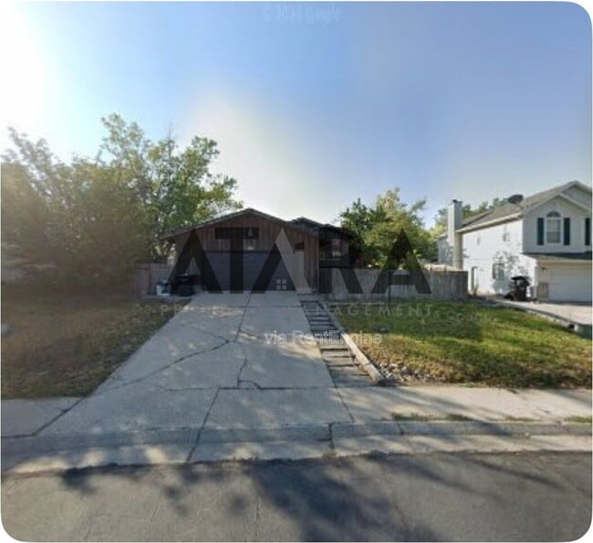 property at 270 Country Club Dr