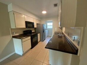 830 Shadow Ln in Fort Walton Beach, FL - Building Photo - Building Photo