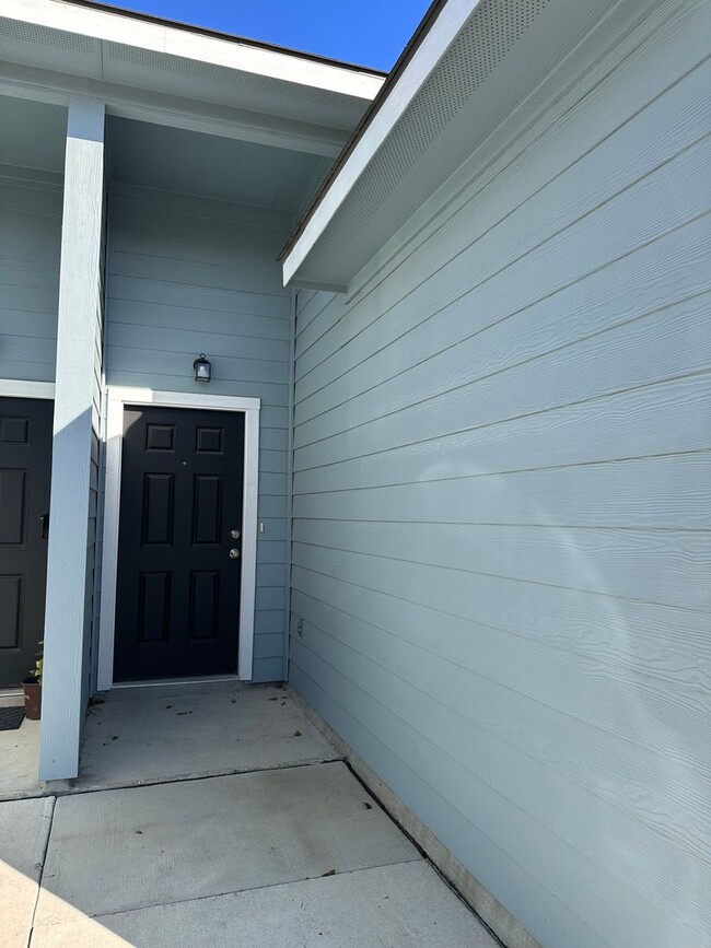 604-606 Grayson Ln in Seguin, TX - Building Photo - Building Photo