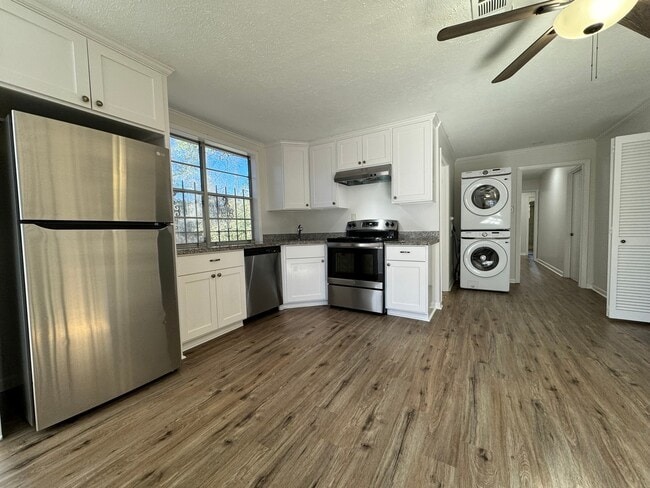 property at 2019 N Thompson St
