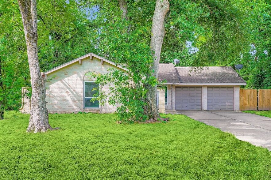 3415 Bristlecone Trail in Spring, TX - Foto de edificio