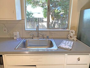 1114 Stannage Ave, Unit 1114 in Albany, CA - Building Photo - Building Photo