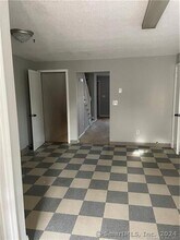 11-13 Zebulon St in East Hartford, CT - Foto de edificio - Building Photo