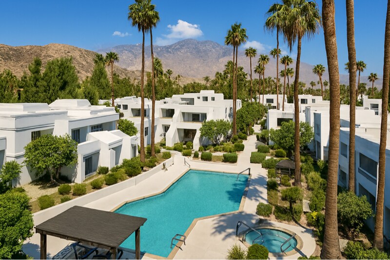 5301 E Waverly Dr in Palm Springs, CA - Building Photo