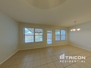 817 Village Point Ln in Fort Worth, TX - Building Photo - Building Photo