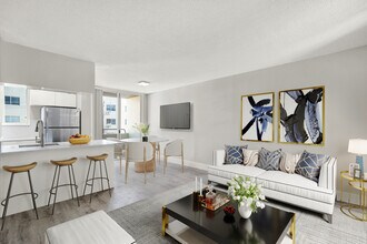 Rue Granville Apartments in Miami Beach, FL - Building Photo - Building Photo