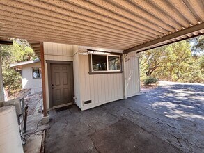 3330 Ridge Rd in Templeton, CA - Building Photo - Building Photo