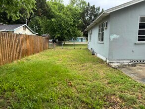 605 Center Ave in Holly Hill, FL - Building Photo - Building Photo