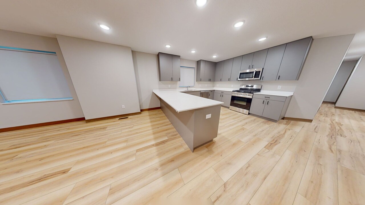 1215 SE 8th St in Minneapolis, MN - Foto de edificio