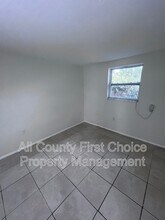 6122 Indiana Ave in New Port Richey, FL - Building Photo - Building Photo