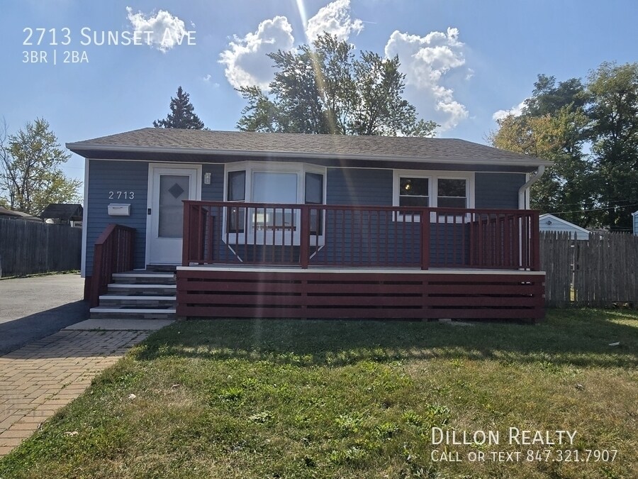 2713 Sunset Ave in Waukegan, IL - Building Photo