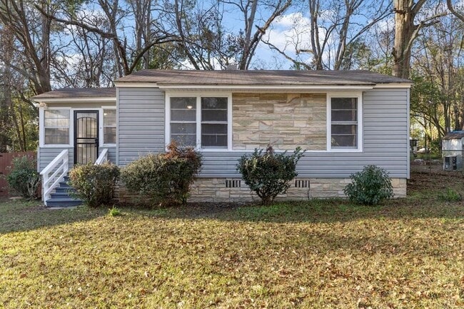 property at 1613 Hernando Dr
