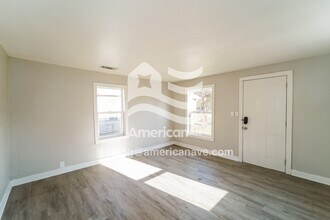 2046 Russet St in Racine, WI - Building Photo - Building Photo