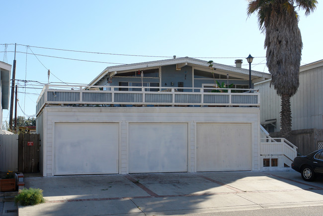 362-364 Rossmore Dr in Oxnard, CA - Foto de edificio - Building Photo