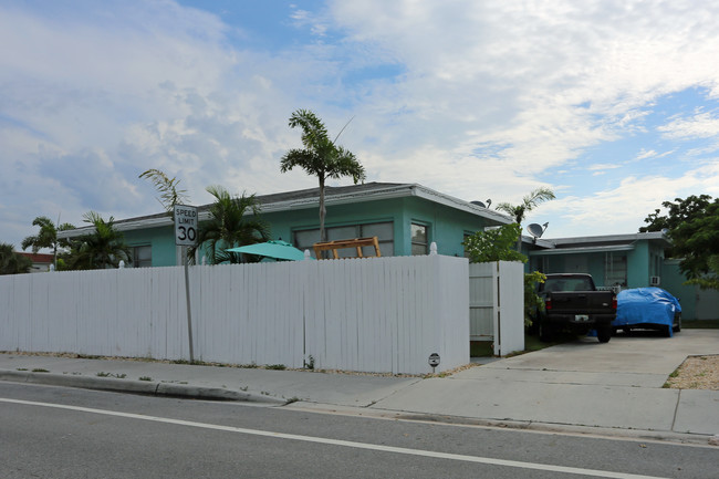 258 Conniston Rd in West Palm Beach, FL - Foto de edificio - Building Photo