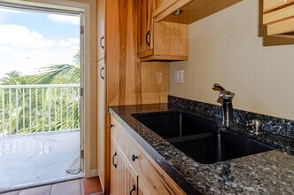 1470 S Ocean Blvd in Pompano Beach, FL - Foto de edificio - Building Photo