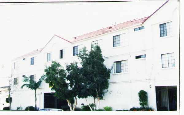 13501 Yukon Ave in Hawthorne, CA - Foto de edificio