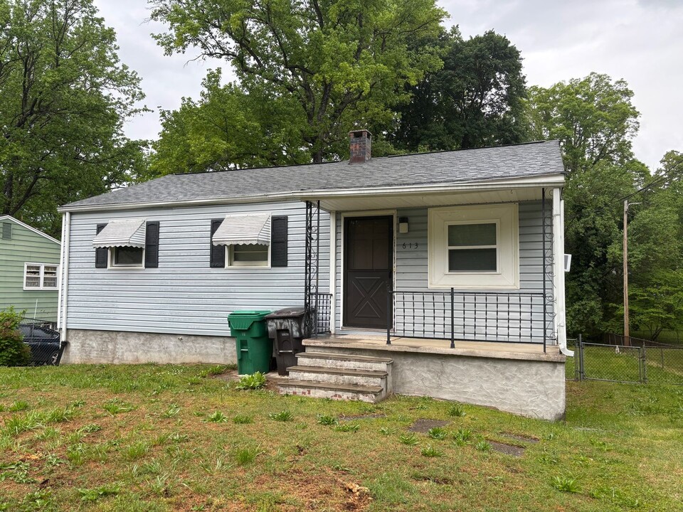 613 E State Ave in High Point, NC - Building Photo