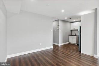 296 Greenough St in Philadelphia, PA - Building Photo - Building Photo