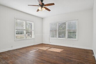 308 Taylor Rd in Elgin, TX - Foto de edificio - Building Photo