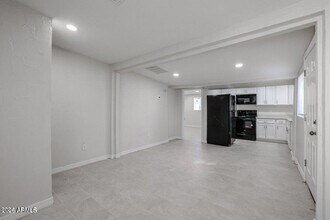 2721 E Willetta St in Phoenix, AZ - Building Photo - Building Photo