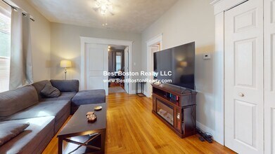 15 Henry St in Medford, MA - Building Photo - Building Photo