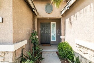 12318 Maclure Dr in Bakersfield, CA - Building Photo - Building Photo