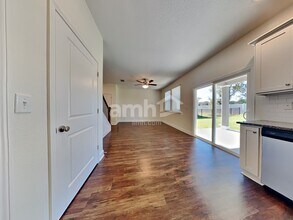 1010 Tan Tara Trl in Jacksonville, FL - Foto de edificio - Building Photo