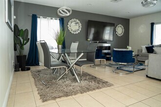 2710 NW 5th St in Pompano Beach, FL - Building Photo - Building Photo