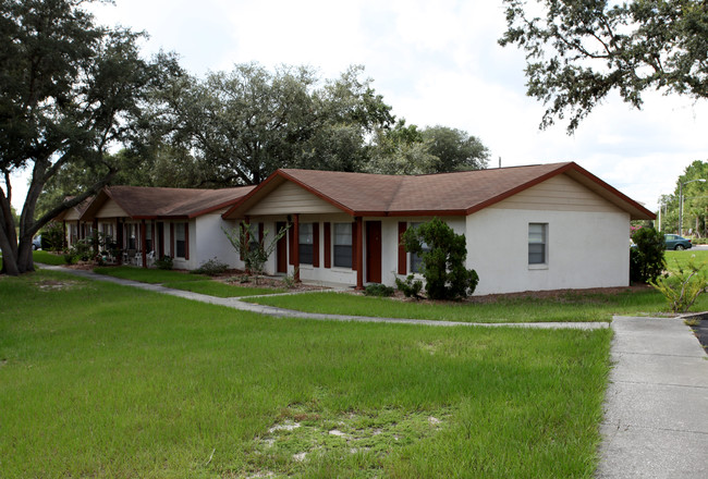 Lake North Apartments in Lady Lake, FL - Building Photo - Building Photo