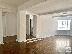 FIFTH AVENUE, Unit 11A in New York, NY - Building Photo