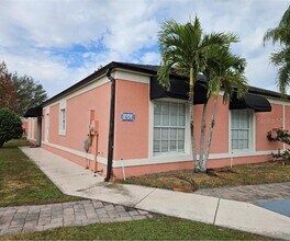 1068 Universal Rest Pl in Kissimmee, FL - Building Photo - Building Photo