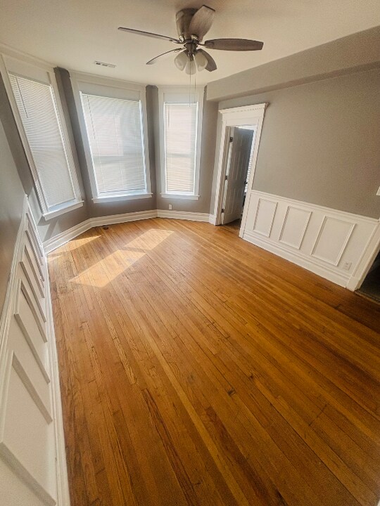 7152 S Emerald Ave in Chicago, IL - Building Photo